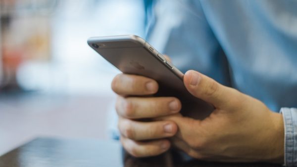 iPhone 7 owners duped into drilling holes